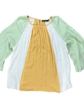 Woman’s Doe & Rae flowy boho peasant top size 1XL